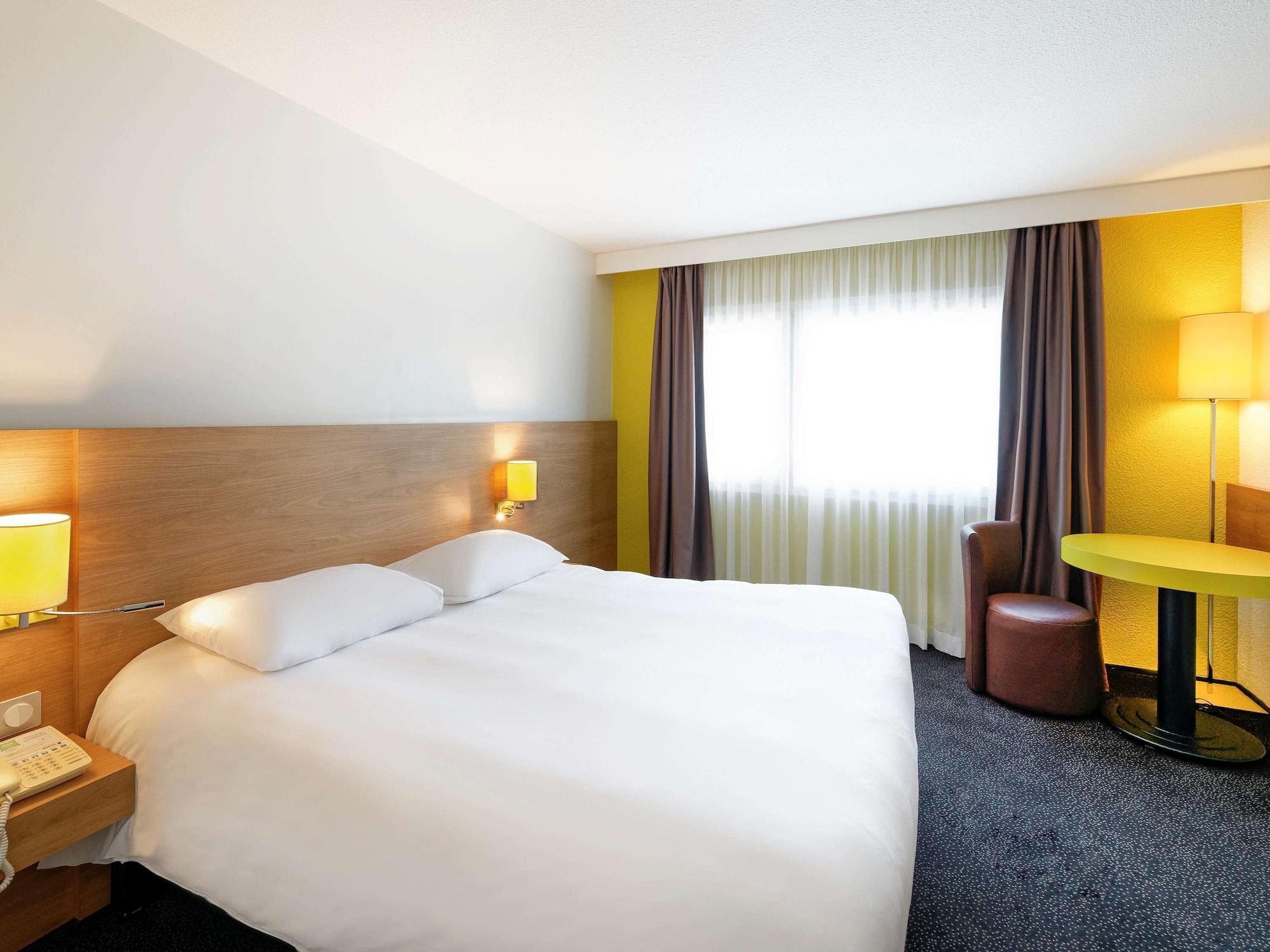 Ibis Styles Sur Saone 3*