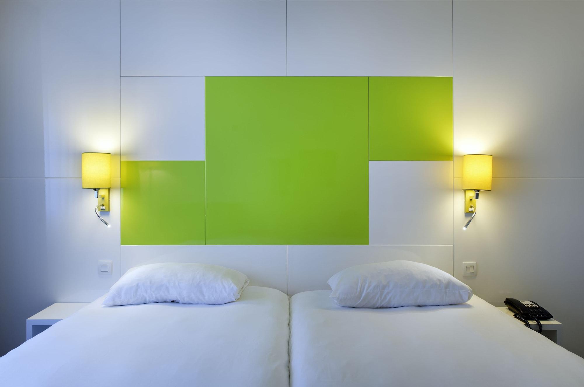 Ibis Styles Sur Saone Hotel