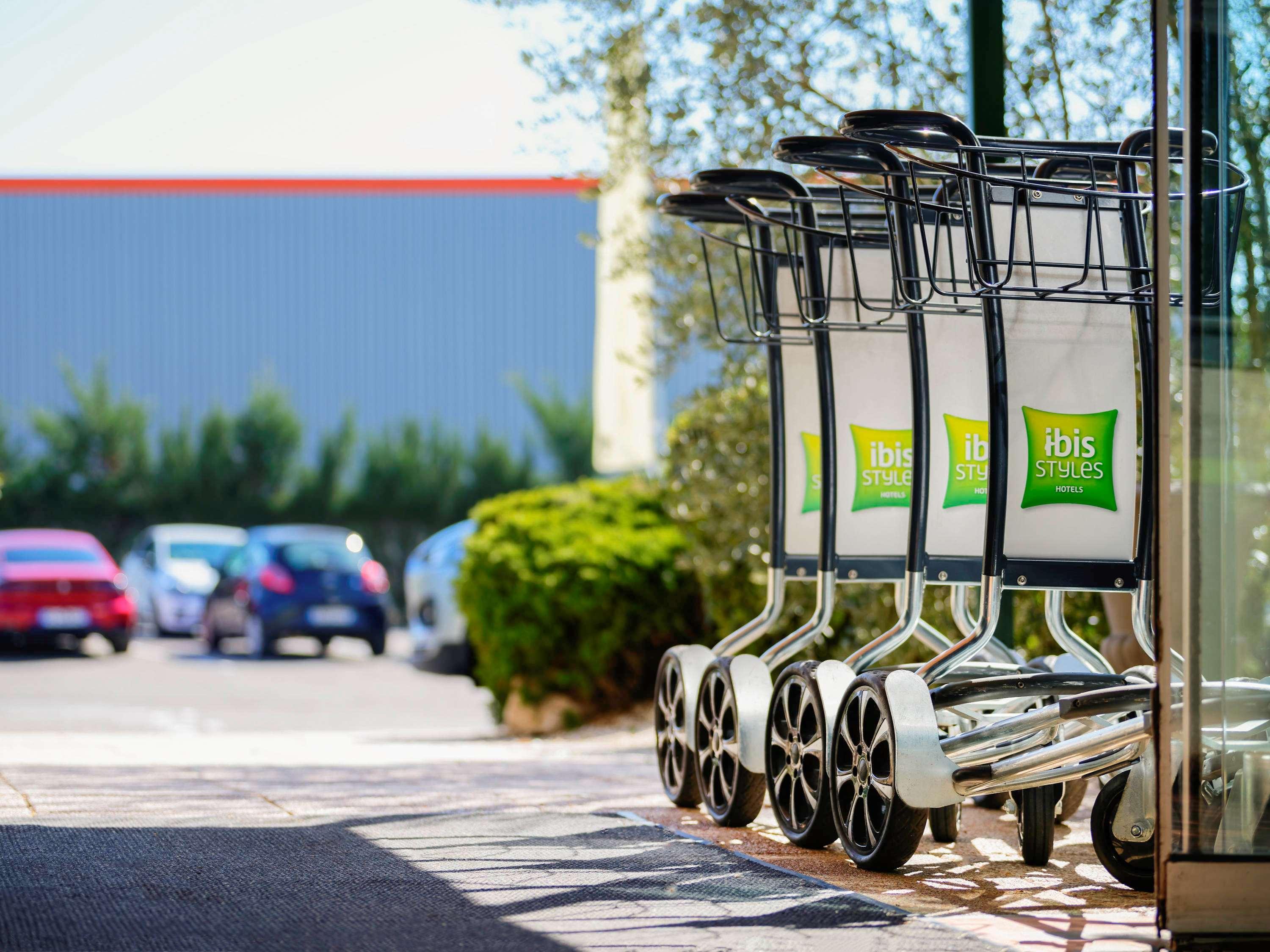 Hotel Ibis Styles Sur Saone 3*