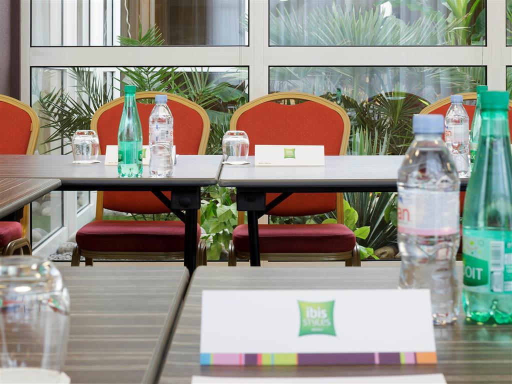 Ibis Styles Sur Saone 3*