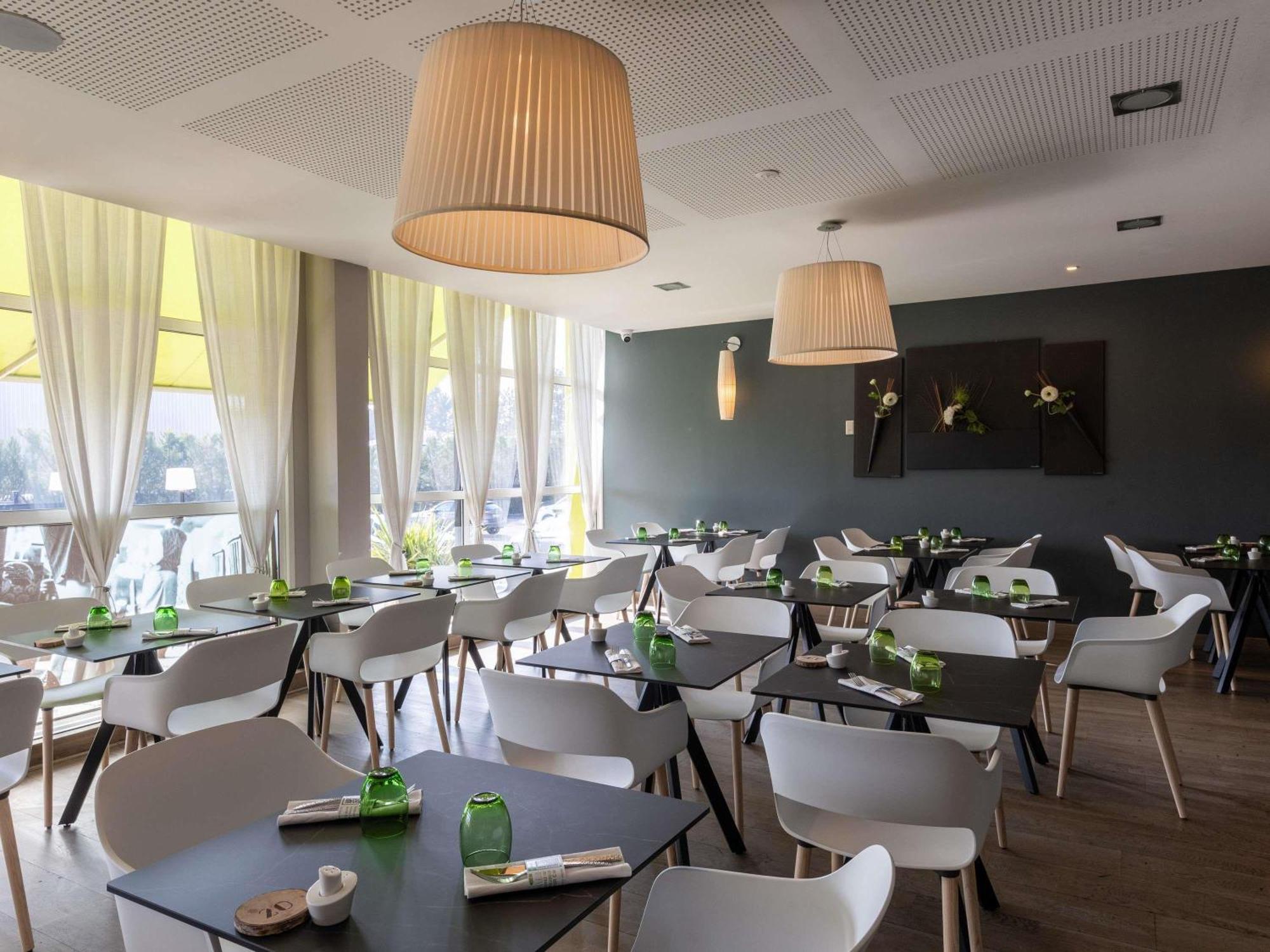 Ibis Styles Sur Saone 3*