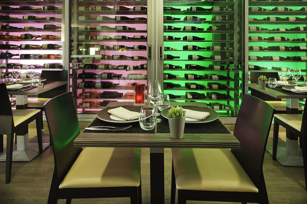 Ibis Styles Sur Saone Hotel 3*