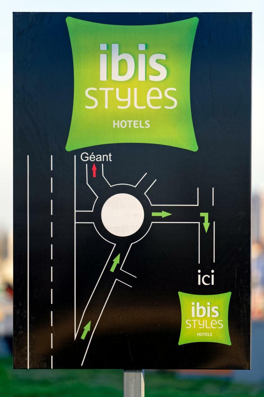Ibis Styles Sur Saone Hotel